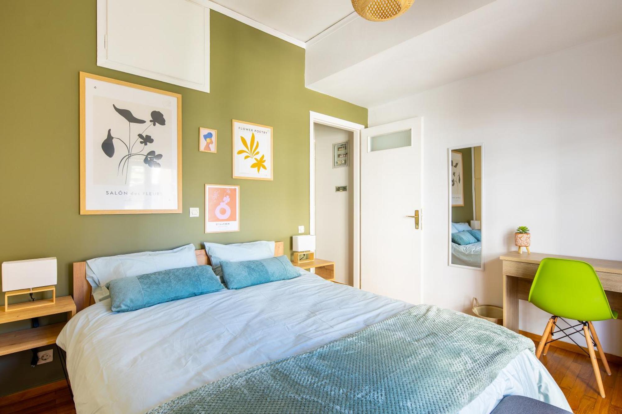 Spacious With Partial Acropolis View Athens