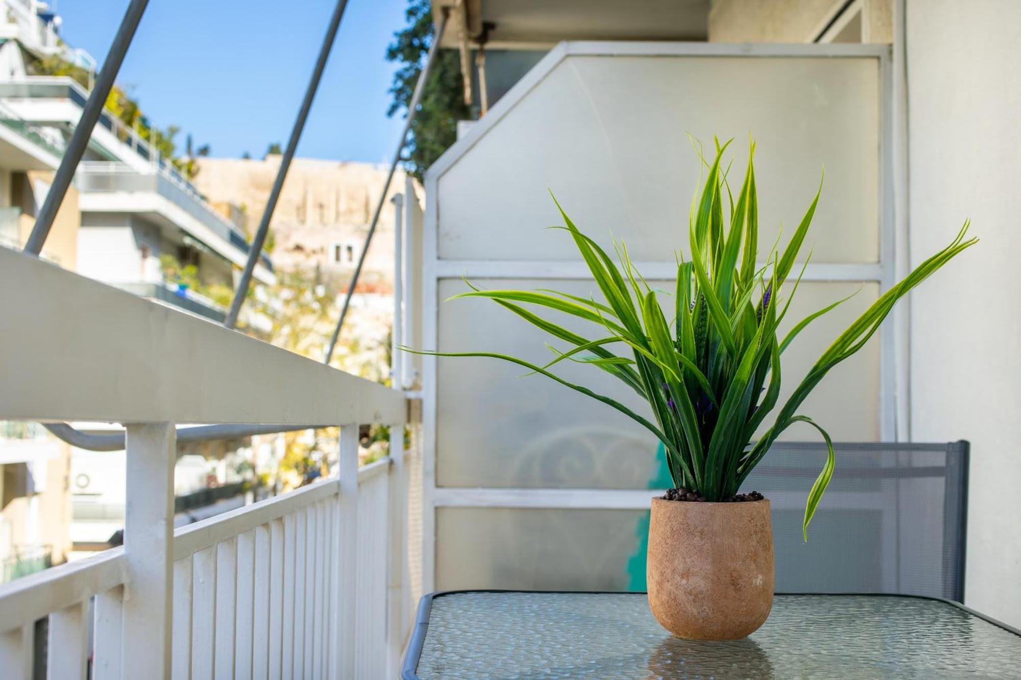 Spacious With Partial Acropolis View Apartment Athens