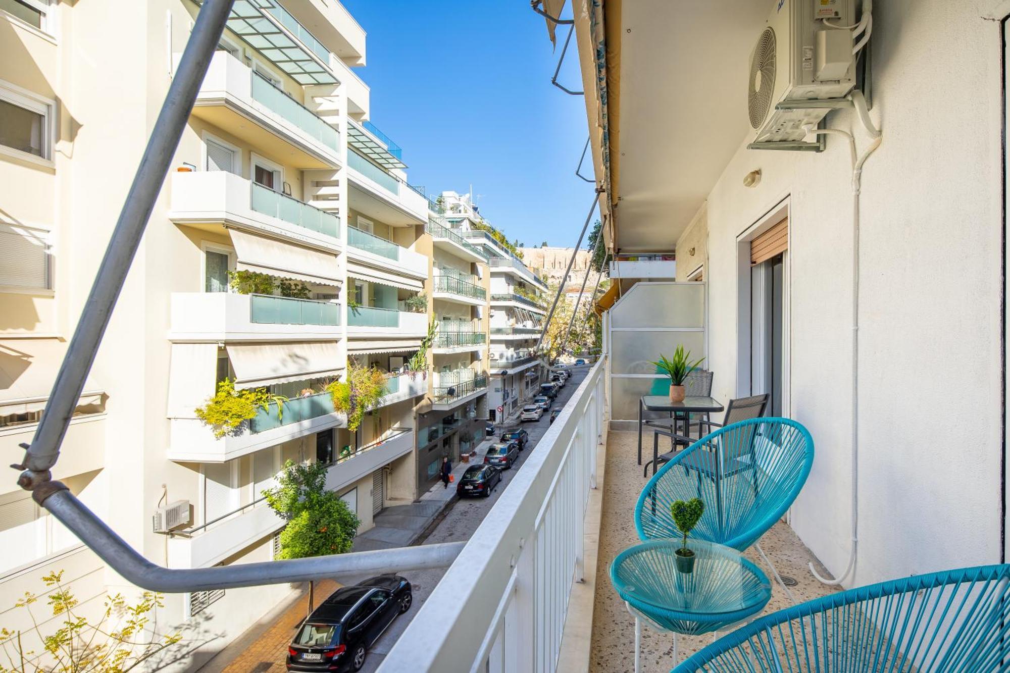 Apartment Spacious With Partial Acropolis View