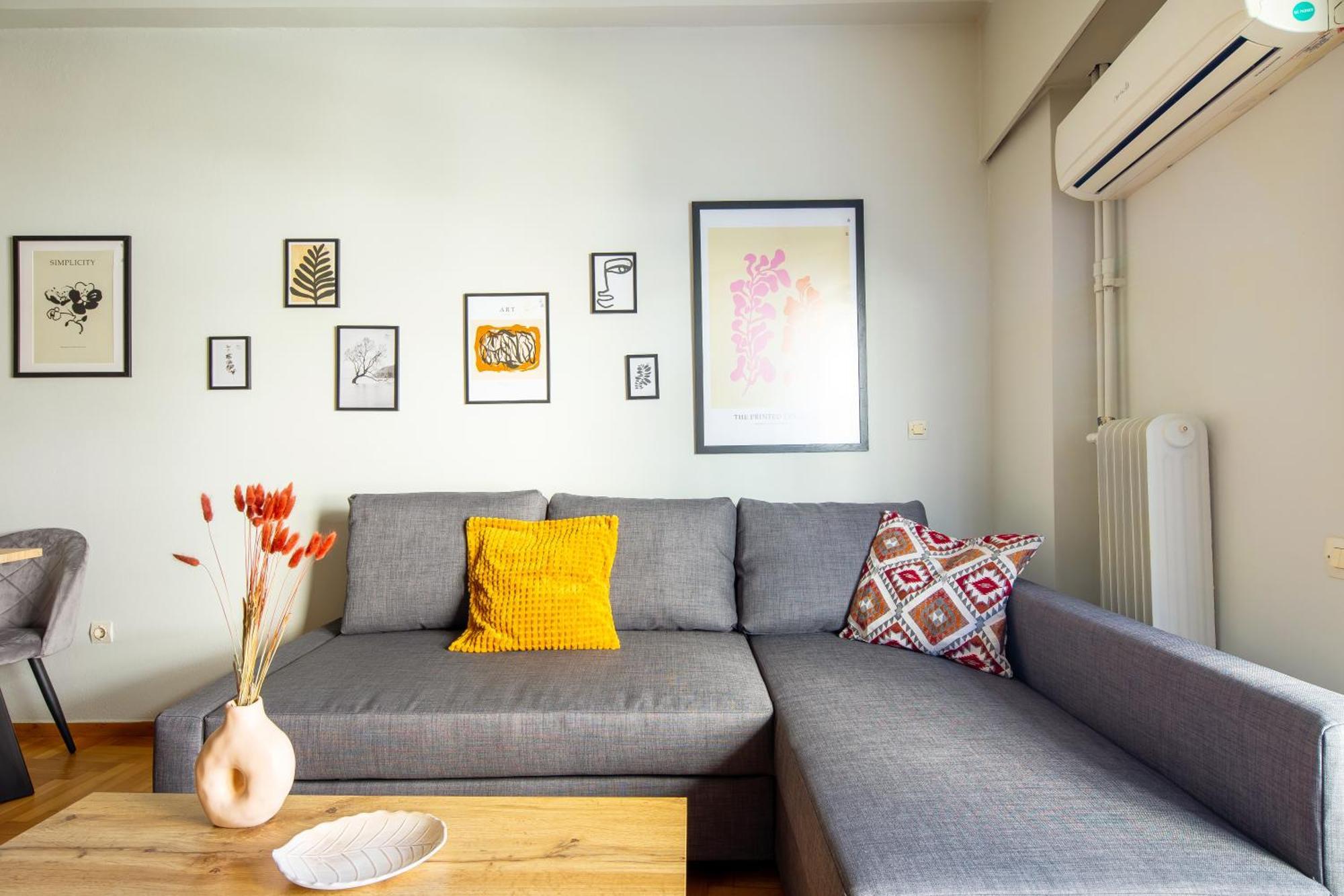 Spacious With Partial Acropolis View Apartment