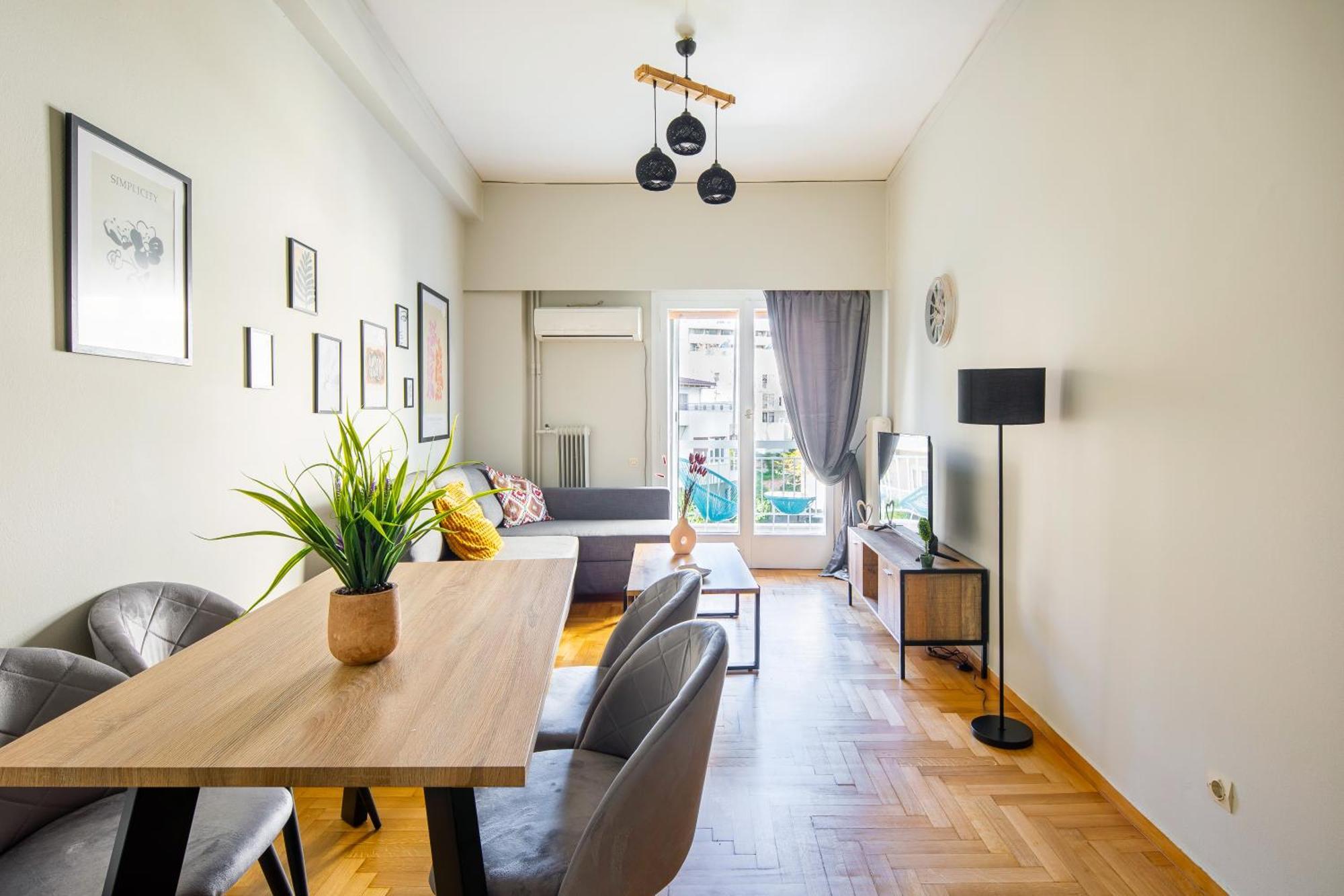 Spacious With Partial Acropolis View Athens